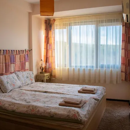- Hiking - Hot Thermal Bathtub - Fast Internet - No Pools Apartment *