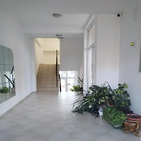 - Hiking - Hot Thermal Bathtub - Fast Internet - No Pools Apartment Pchelin
