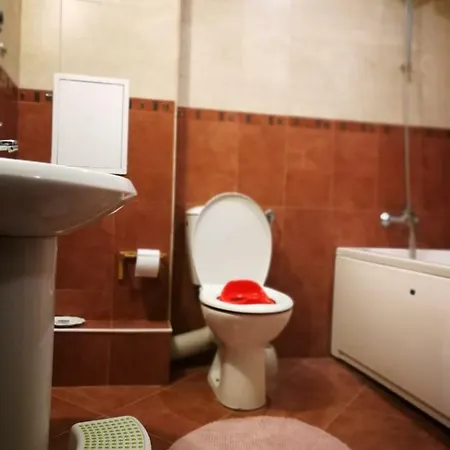 - Hiking - Hot Thermal Bathtub - Fast Internet - No Pools